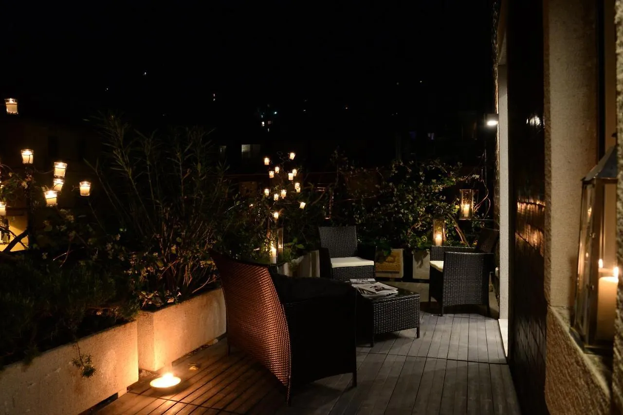 Apartment Rezzonico Suites - By Myhomeincomo